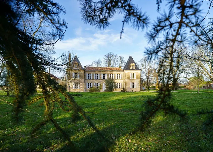 Chateau Biset Saint-Philippe-du-Seignal