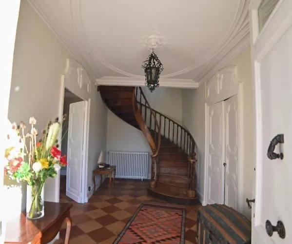 Chateau Biset * Saint-Philippe-du-Seignal