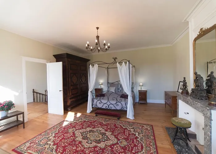 Chateau Biset Saint-Philippe-du-Seignal